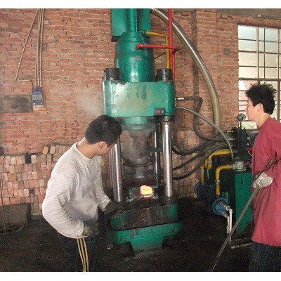 Y青岛市全自动热压机品质出众  技术先进